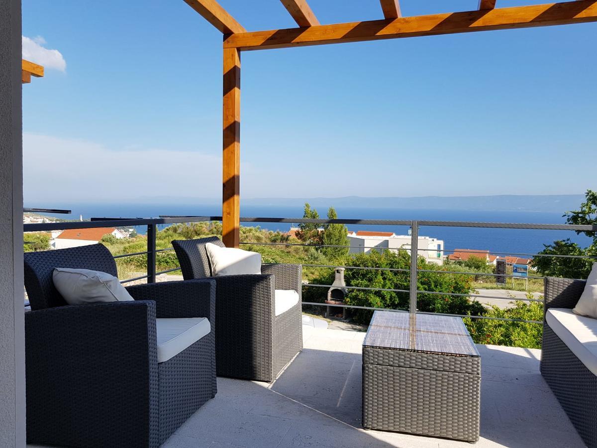 Apartments Lolita Bol Bagian luar foto